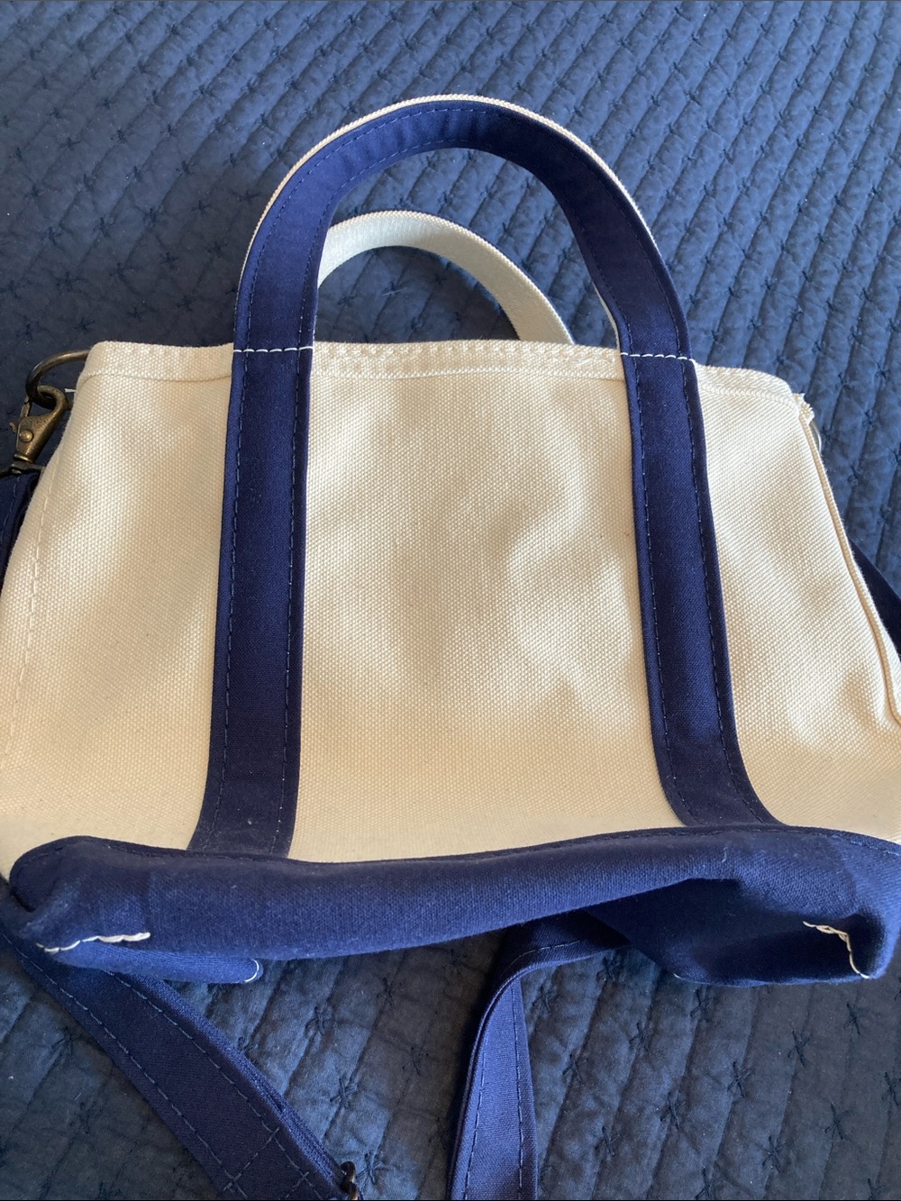 L.L. Bean Boat 1944 Boat and Tote Small Crossbody in Navy and Cream - Picture 4 of 9